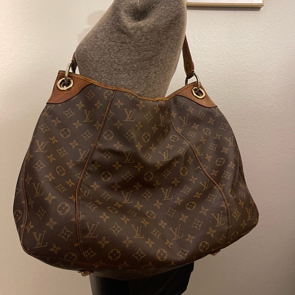Louis Vuitton Monogram Galleria Pm - Picture 12 of 16